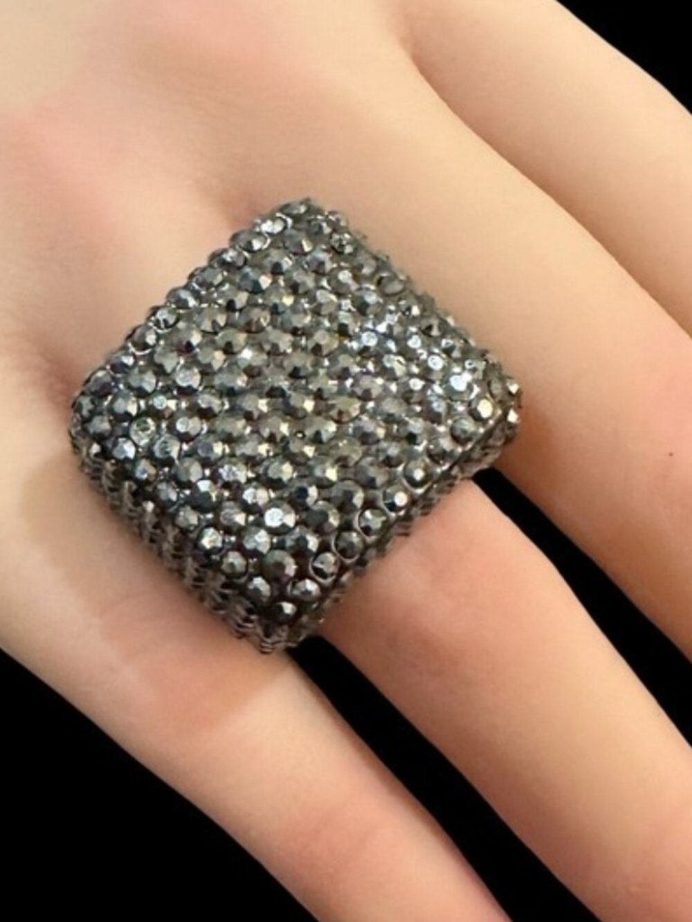 Traci Lynn Silver Tone Stretch Ring With Rhinestone Detailing Size 7.5 Statement